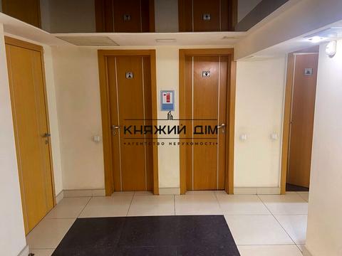 комерційна за адресою Дмитрівська вул., 69