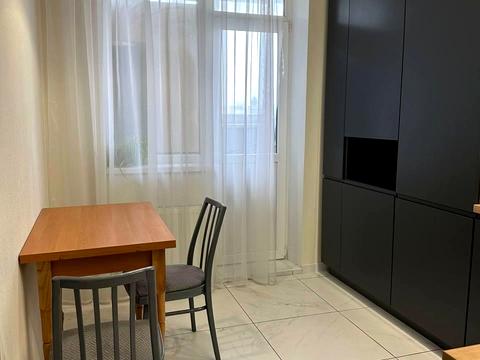 квартира за адресою Машинобудівників вул., 27