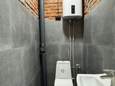 комерційна за адресою Рівненська вул., 25