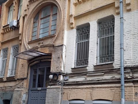 комерційна за адресою Ярославів Вал вул., 14-В