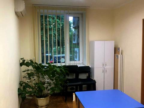 комерційна за адресою Салютна вул., 1-Б
