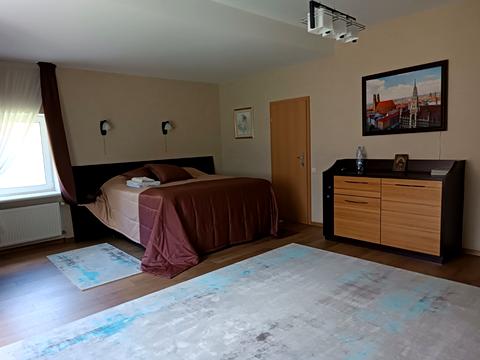 будинок за адресою с. Мишурин Ріг, Набережна