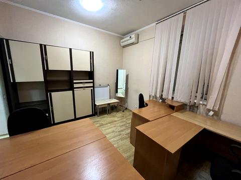 комерційна за адресою Гетьмана Петра Дорошенка вул. (Генерала Грушевого), 11
