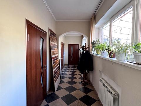 комерційна за адресою Київська вул., 83