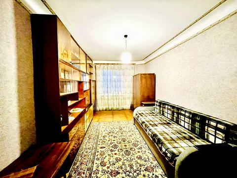 квартира за адресою Космічна вул., 24а