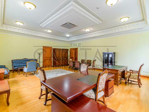 комерційна за адресою Липська вул., 10