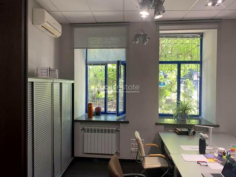 комерційна за адресою Микільсько-Ботанічна вул., 3