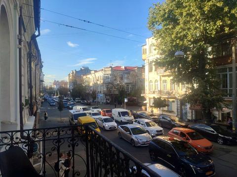 комерційна за адресою Костянтинівська вул., 21