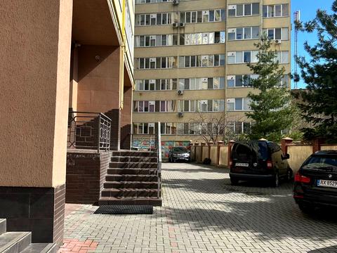 квартира за адресою Євгена Коновальця вул., 2