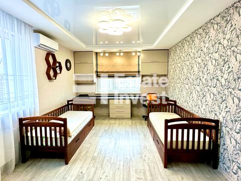 квартира за адресою Софії Русової вул., 7