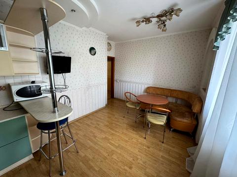 квартира за адресою Миколи Бажана просп., 12