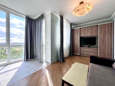 квартира за адресою Олега Мудрака вул. (Генерала Наумова), 1-Б