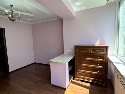 квартира по адресу Строителей ул., 30
