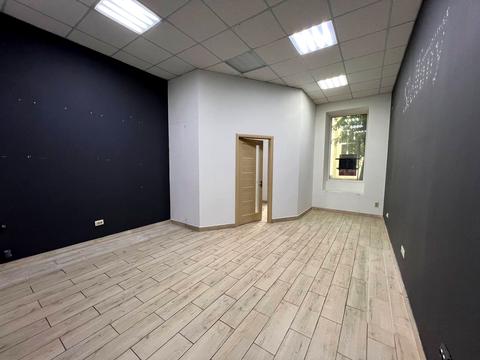 комерційна за адресою Івана Франка вул., 25