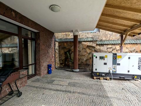 комерційна за адресою Павла Загребельного вул. (Миколи Раєвського), 8