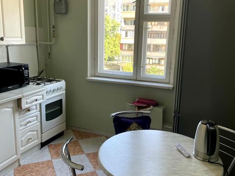 квартира за адресою Лариси Руденко вул., 15