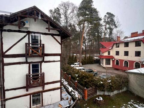 комерційна за адресою Незалежності України вул., 18