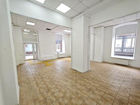 комерційна за адресою Вокзальна пл. (Петровського), 1