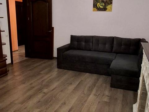 квартира за адресою Рея Бредбері вул., 7/14