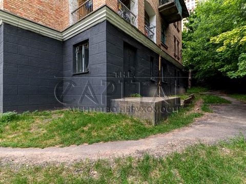 комерційна за адресою Петра Радченка вул., 25