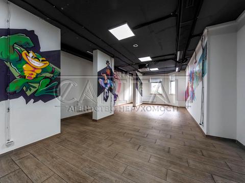 комерційна за адресою Жилянська вул., 118