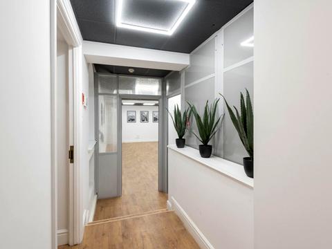 комерційна за адресою Івана Франка вул., 29