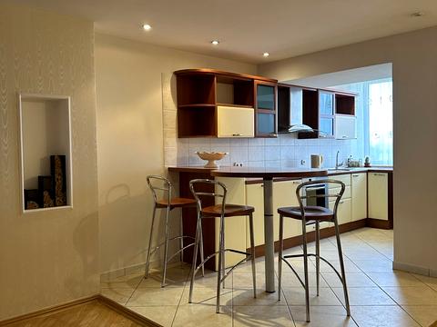 квартира за адресою Тополева вул., 4