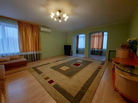 квартира за адресою Ніла Армстронга вул. (Казакова), 4