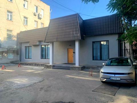 комерційна за адресою Гетьмана Петра Дорошенка вул. (Генерала Грушевого), 4а