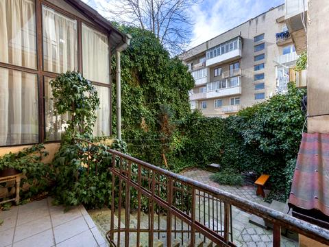квартира за адресою Кука, 20