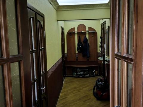 квартира за адресою Конституції пл., 2/2
