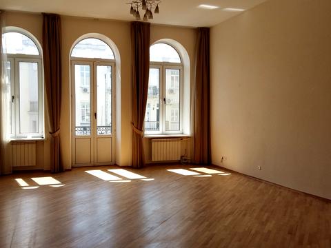 комерційна за адресою Шота Руставелі вул., 22-А