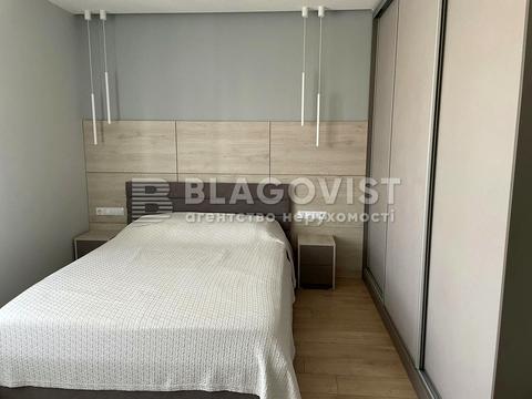 квартира по адресу Академика Глушкова просп., 9-Г