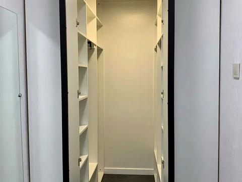 квартира по адресу Зои Гайдай ул., 9-А