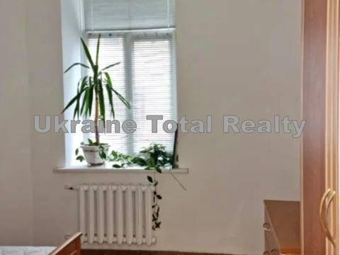 квартира за адресою Набережно-Хрещатицька вул., 7-Б
