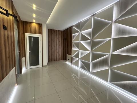комерційна за адресою Замкова вул., 16