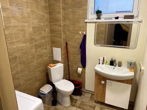 будинок за адресою Броварський просп.