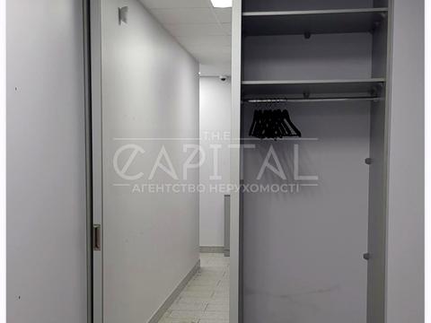 комерційна за адресою Володимира Івасюка просп. (Героїв Сталінграду), 8