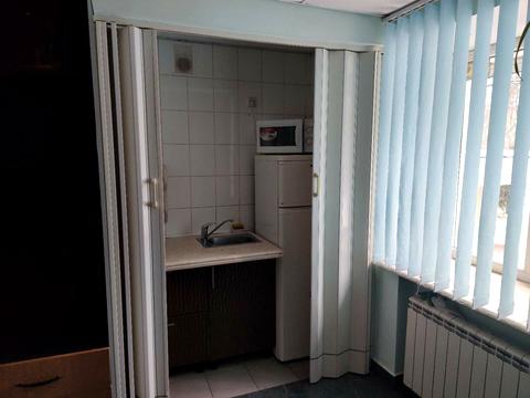 комерційна за адресою Богдана Гаврилишина вул. (Ванди Василевської), 11