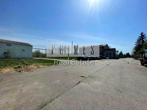 комерційна за адресою Перемоги вул., 2А