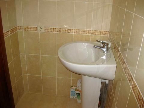 комерційна за адресою Раїси Окіпної вул., 4-А