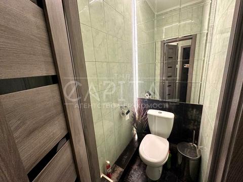 комерційна за адресою Антоновича вул. (Горького), 25В