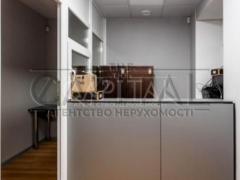 комерційна за адресою Воздвиженська вул., 43