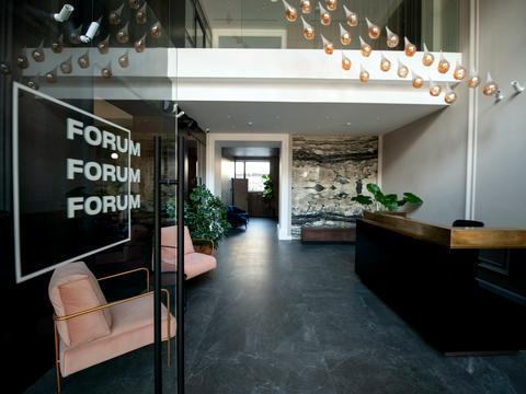 комерційна за адресою Саксаганського вул., 53/80