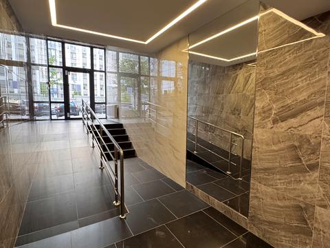 комерційна за адресою Університетська вул., 3/15