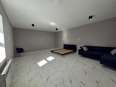 дом по адресу Апрельская ул.