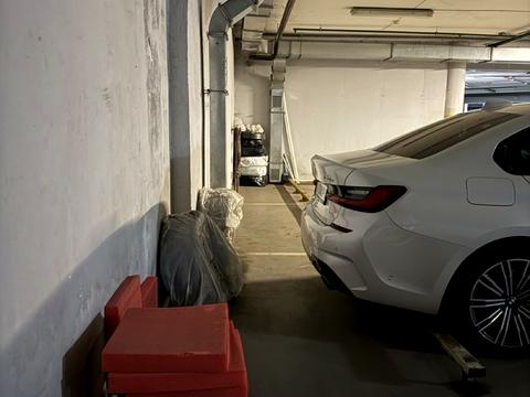 паркомісце за адресою Чоколівський бульв., 42-А