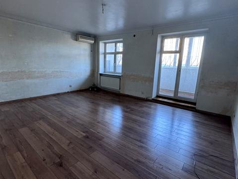 квартира за адресою Олексія Вадатурського вул. (Маршала Малиновського), 5