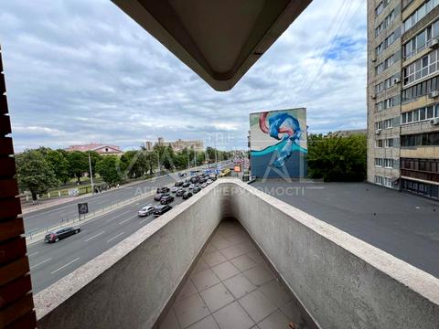 коммерческая по адресу Леси Украинки бульв., 30В
