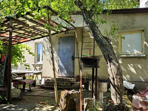 будинок за адресою Лисичанська вул.